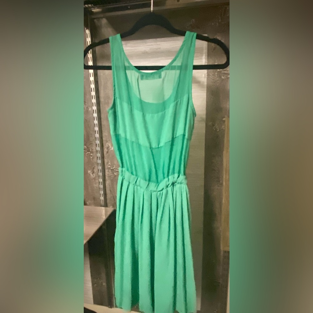 Elegant Sleeveless Green Dress